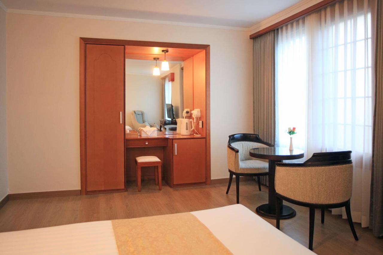 Ramada By Wyndham Suanbo Hotel Chungju Exterior foto