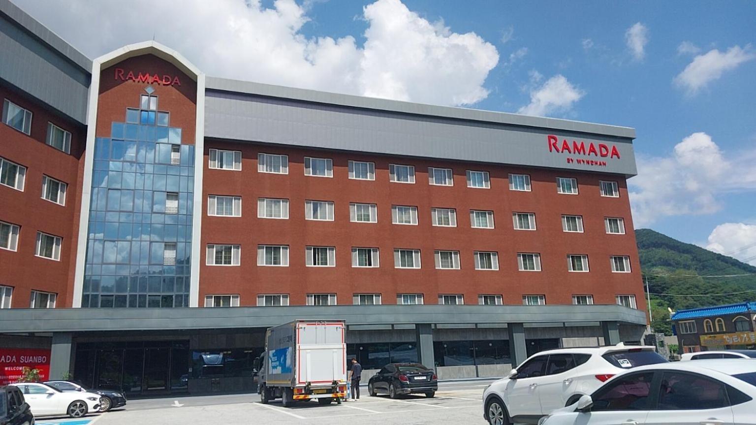 Ramada By Wyndham Suanbo Hotel Chungju Exterior foto